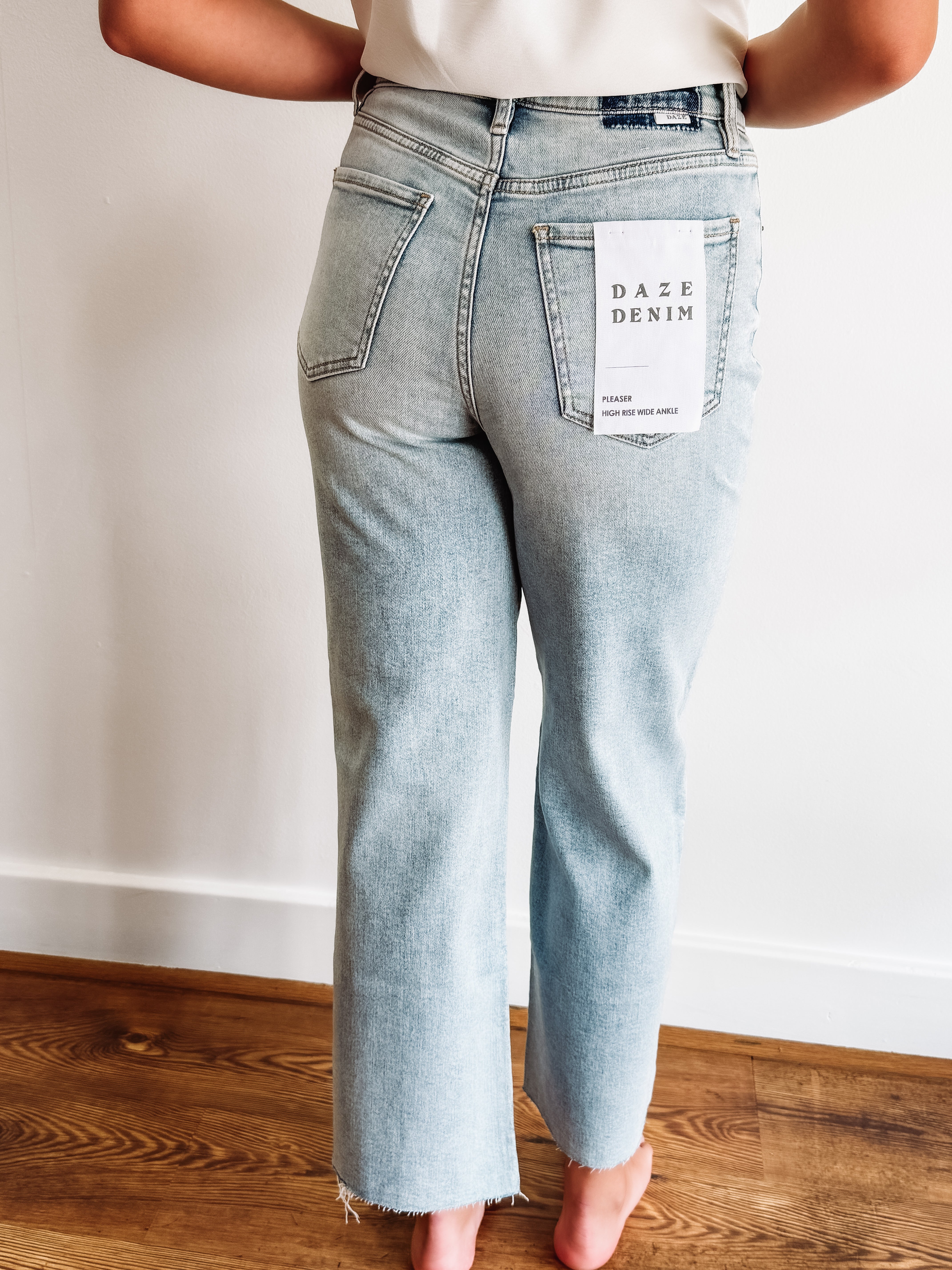 Lightwash cropped Daze Jean In the Pleaser Cut.