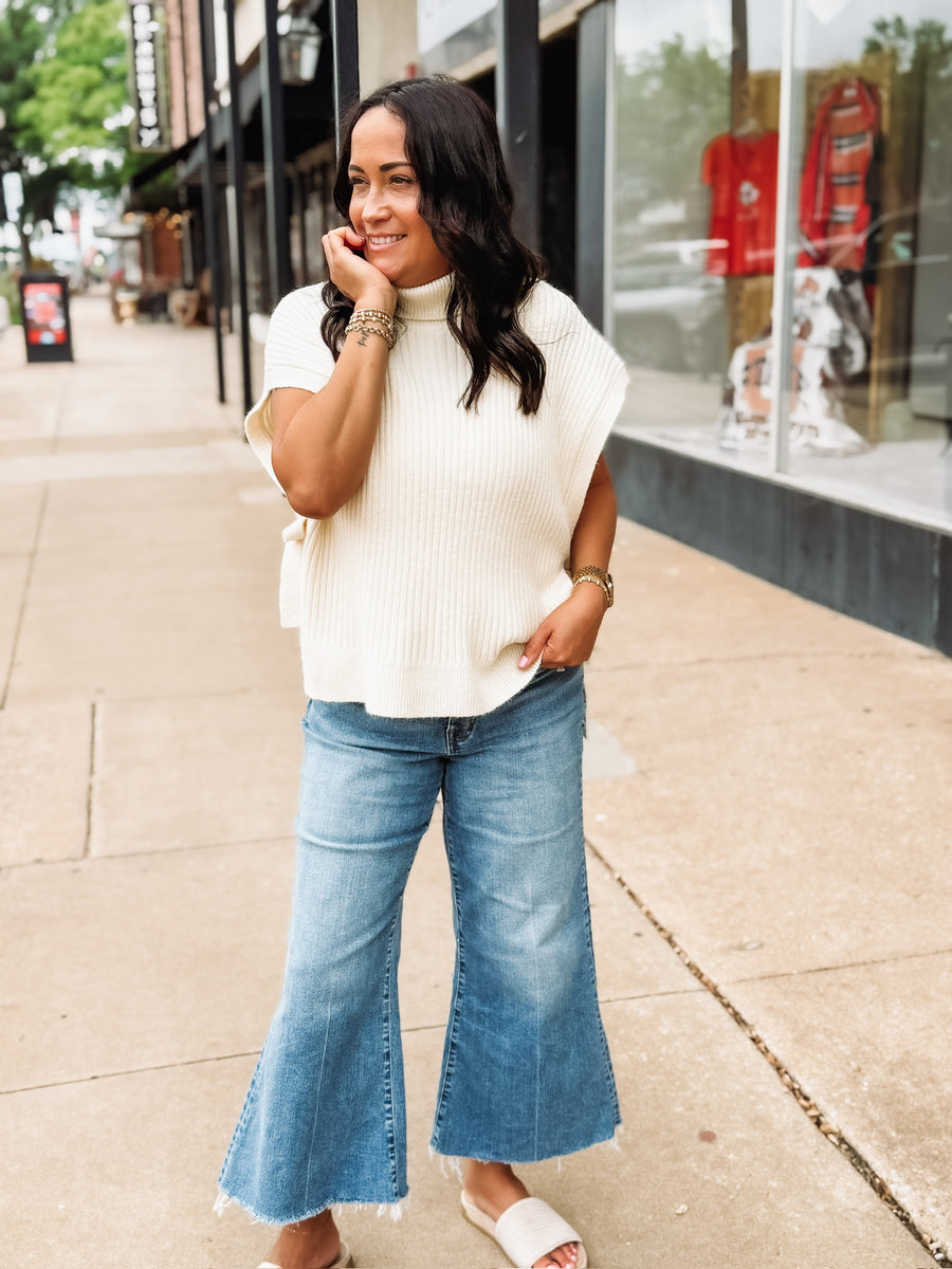 Side Tie Sweater Vest