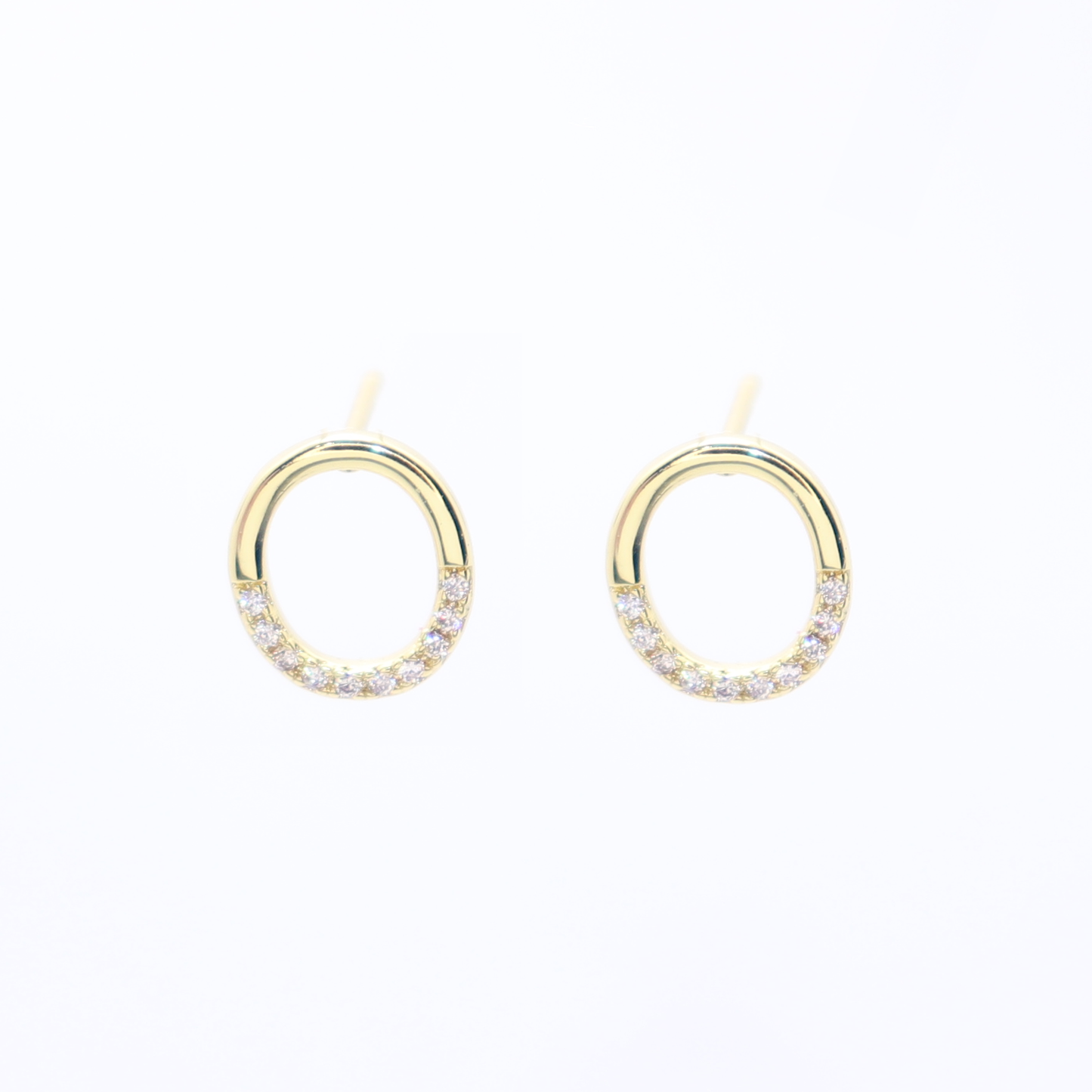 circle stud earrings