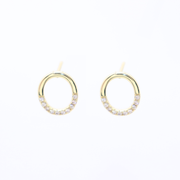 circle stud earrings