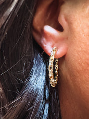 chain like hoop earrings