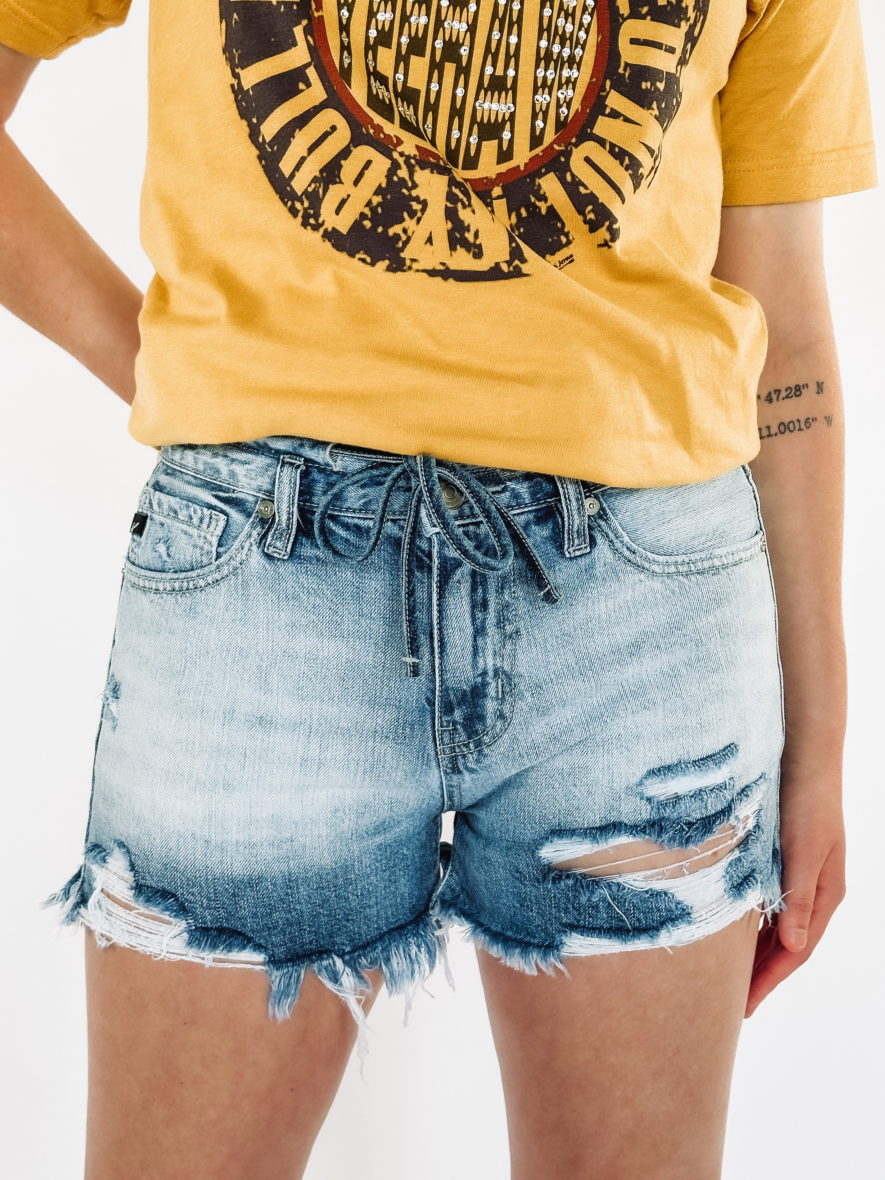 tie belt denim shorts 