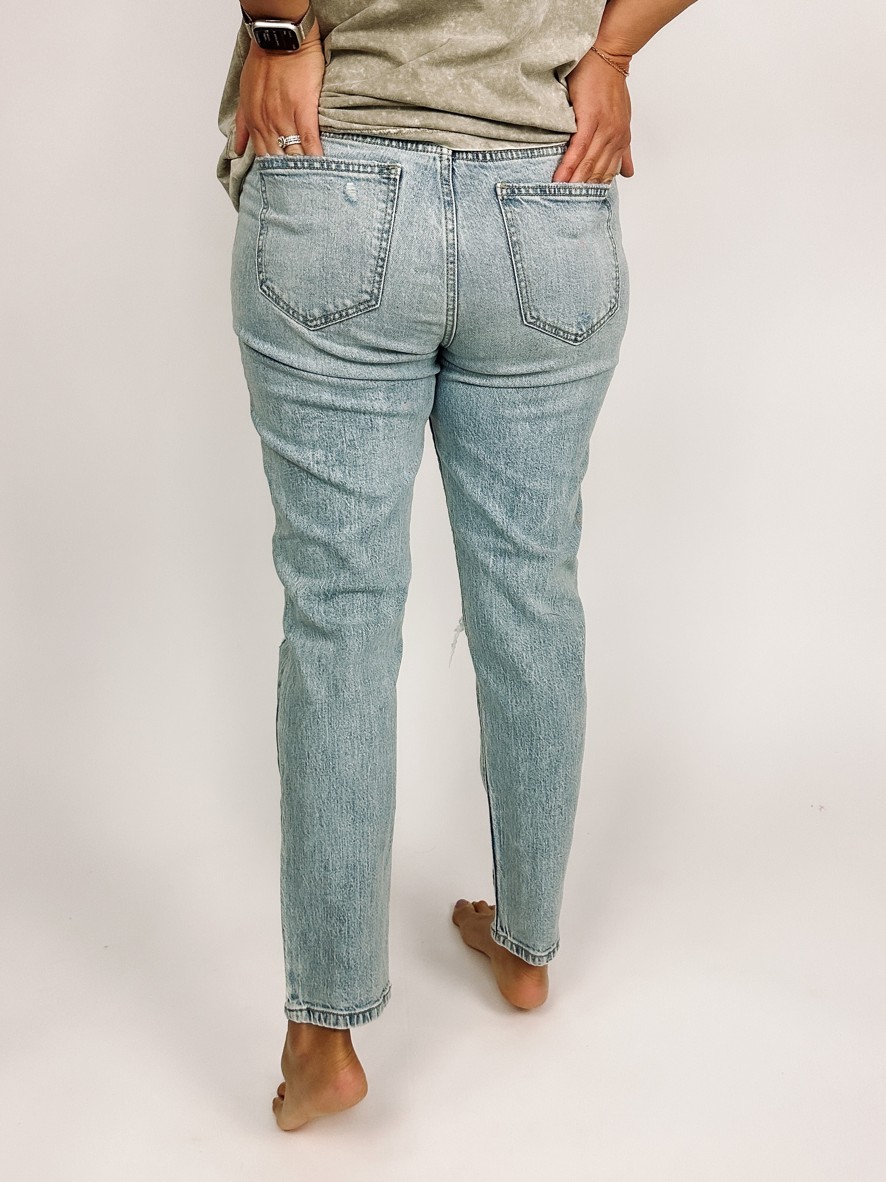 light wash distressed mom jean